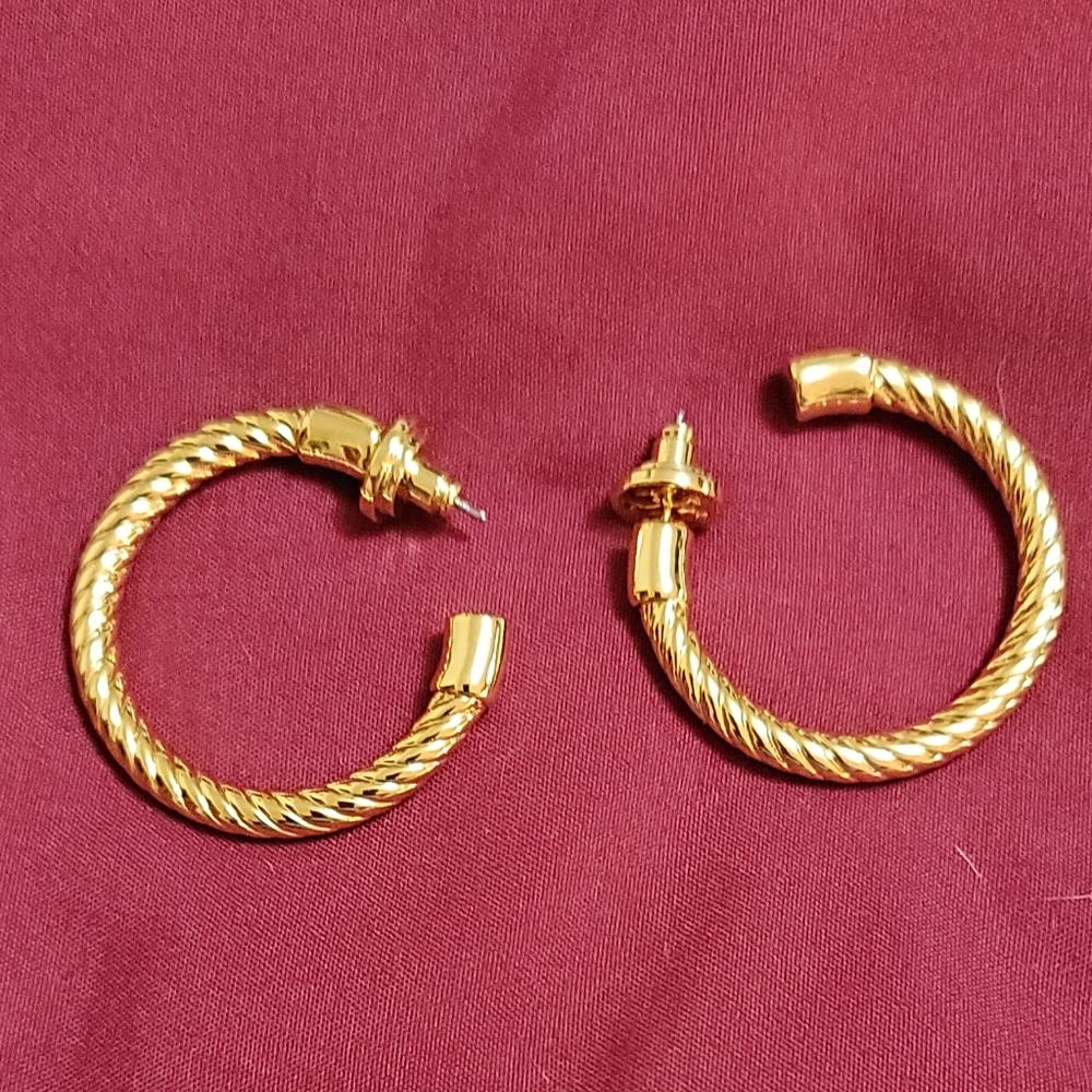 Tory Burch Gold Ribbed Hoop Earrings - Picture 7 of 8